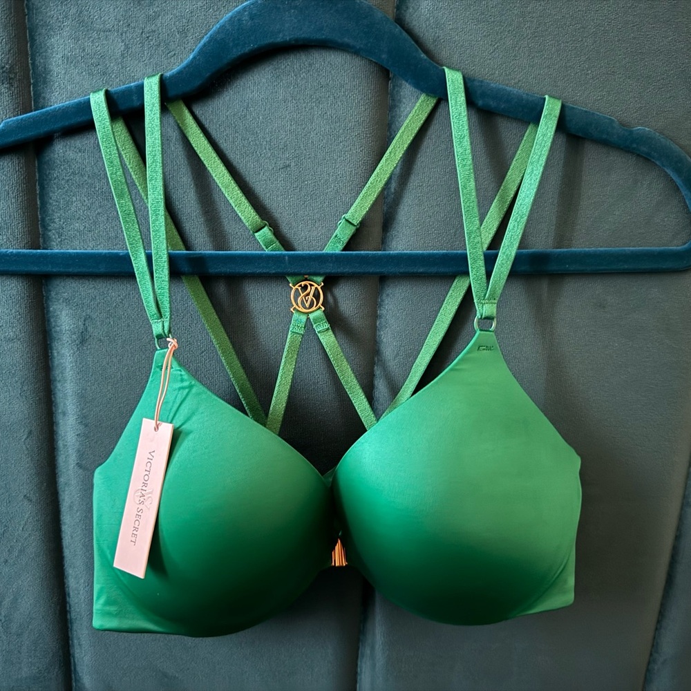 Victoria's Secret So Obsessed Wireless Push Up Bra